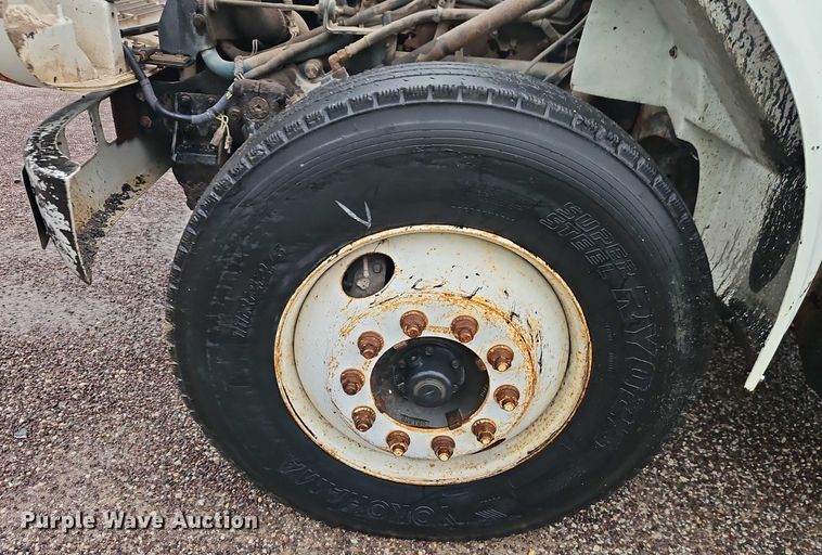 image for item EJ0085 2000 International 4700 dump truck