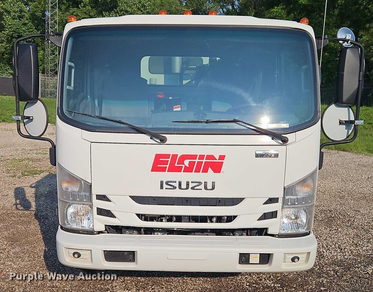 image for item EJ0088 2016 Isuzu NRR street sweeper truck