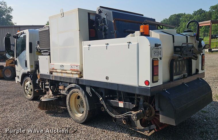 image for item EJ0088 2016 Isuzu NRR street sweeper truck