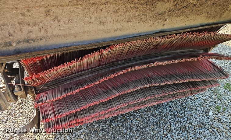 image for item EJ0088 2016 Isuzu NRR street sweeper truck