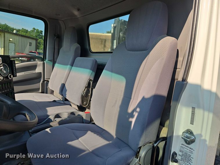 image for item EJ0088 2016 Isuzu NRR street sweeper truck