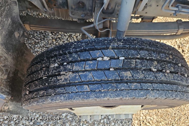 image for item EJ0088 2016 Isuzu NRR street sweeper truck