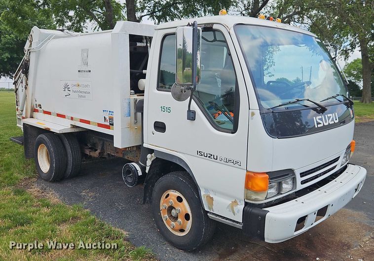 image for item EJ0099 2001 Isuzu NPR/NPR-HD refuse truck