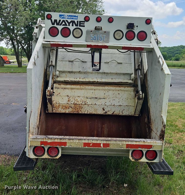 image for item EJ0099 2001 Isuzu NPR/NPR-HD refuse truck