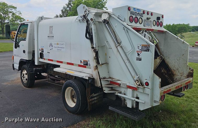 image for item EJ0099 2001 Isuzu NPR/NPR-HD refuse truck