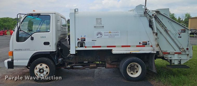 image for item EJ0099 2001 Isuzu NPR/NPR-HD refuse truck
