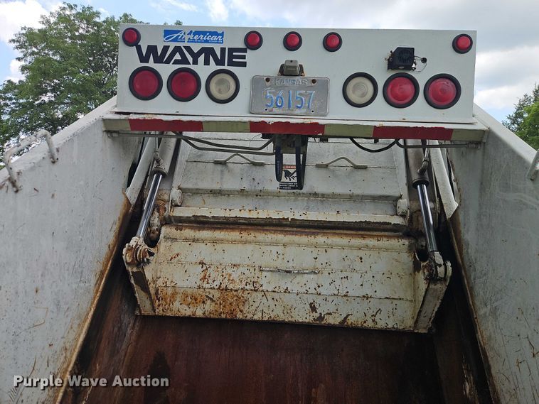 image for item EJ0099 2001 Isuzu NPR/NPR-HD refuse truck