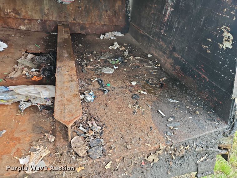 image for item EJ0099 2001 Isuzu NPR/NPR-HD refuse truck