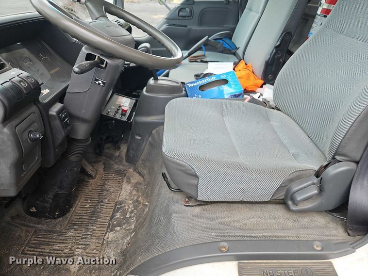 image for item EJ0099 2001 Isuzu NPR/NPR-HD refuse truck