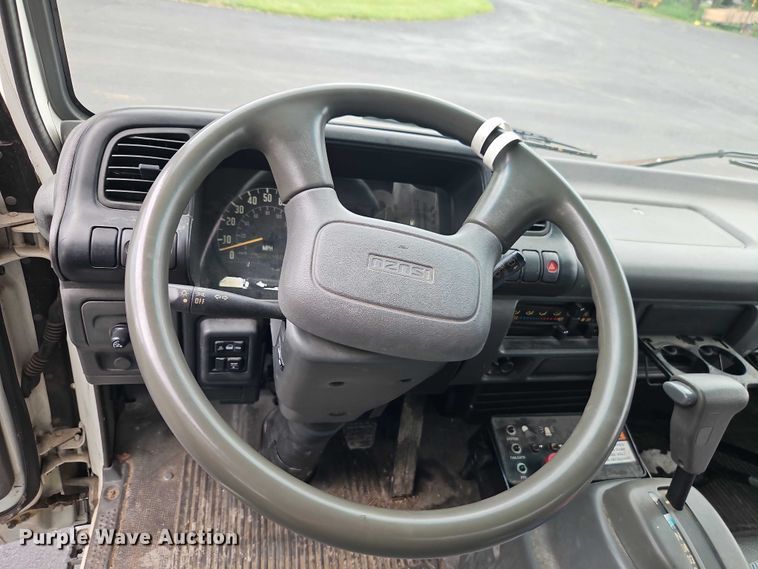 image for item EJ0099 2001 Isuzu NPR/NPR-HD refuse truck