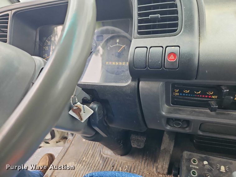 image for item EJ0099 2001 Isuzu NPR/NPR-HD refuse truck