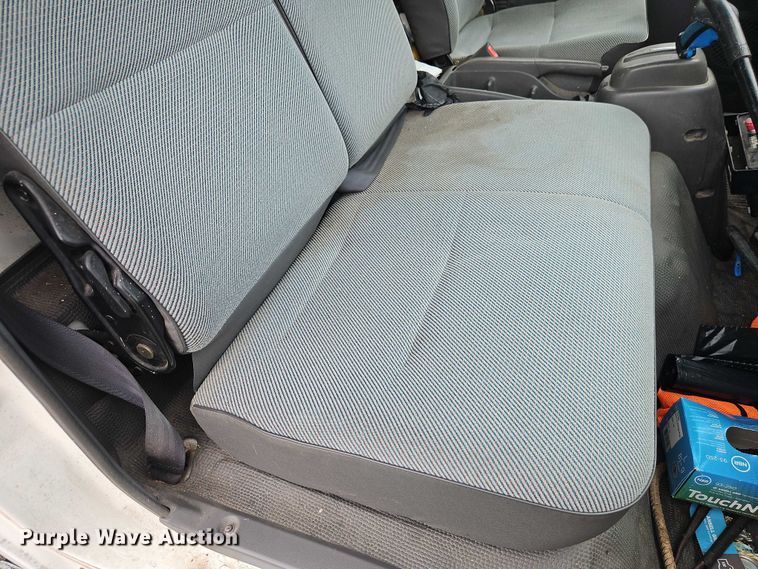 image for item EJ0099 2001 Isuzu NPR/NPR-HD refuse truck