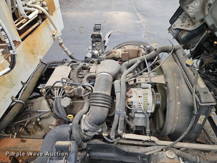 image for item EJ0099 2001 Isuzu NPR/NPR-HD refuse truck