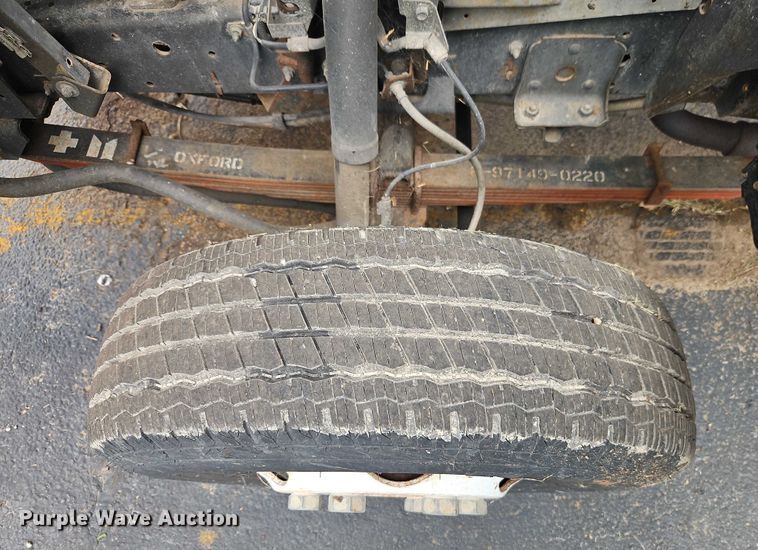 image for item EJ0099 2001 Isuzu NPR/NPR-HD refuse truck