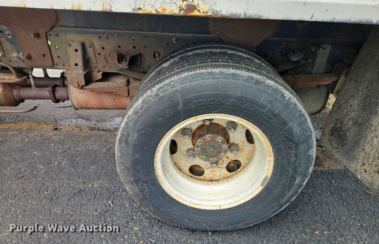 image for item EJ0099 2001 Isuzu NPR/NPR-HD refuse truck