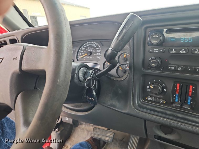 image for item EJ0118 2007 Chevrolet Silverado 1500 pickup truck