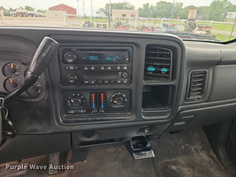 image for item EJ0118 2007 Chevrolet Silverado 1500 pickup truck