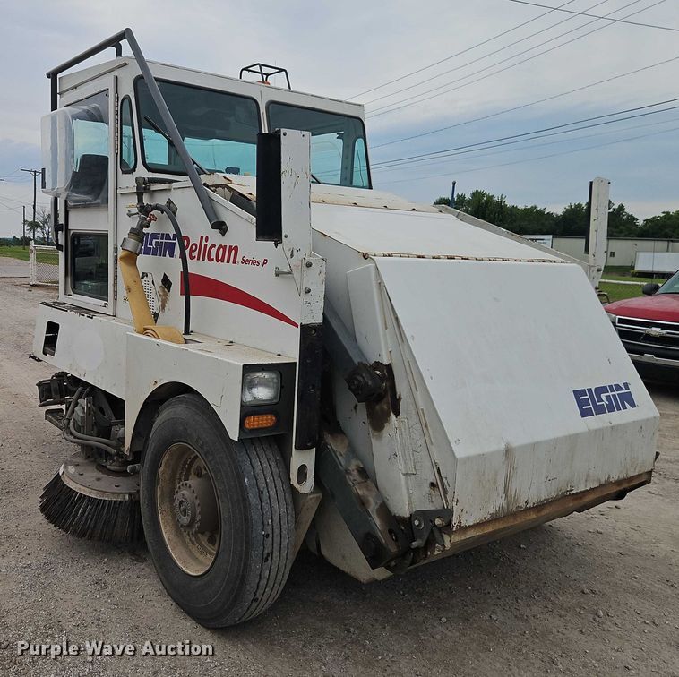 image for item EJ0121 2000 Elgin Pelican series P street sweeper