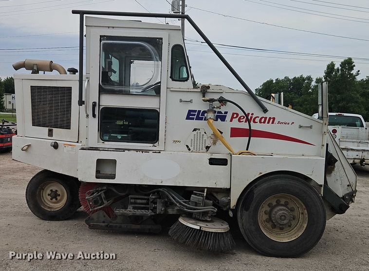 image for item EJ0121 2000 Elgin Pelican series P street sweeper