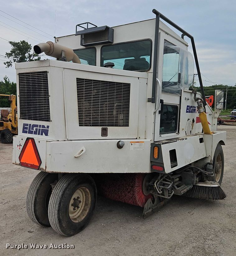 image for item EJ0121 2000 Elgin Pelican series P street sweeper
