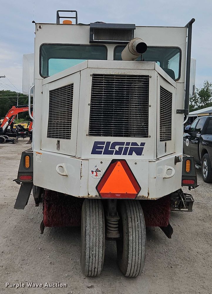 image for item EJ0121 2000 Elgin Pelican series P street sweeper