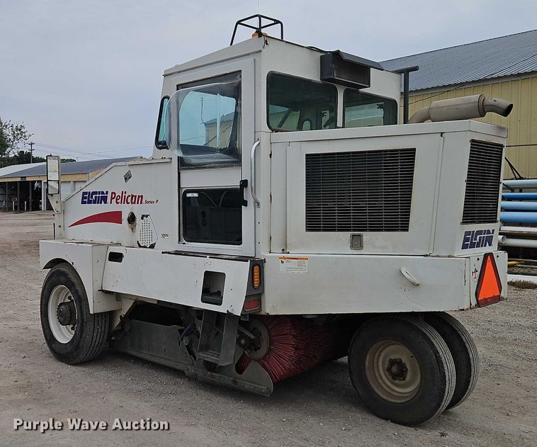 image for item EJ0121 2000 Elgin Pelican series P street sweeper