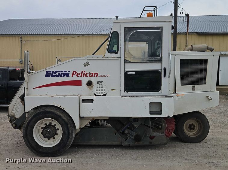image for item EJ0121 2000 Elgin Pelican series P street sweeper