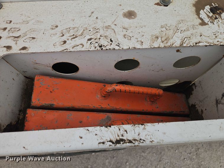 image for item EJ0121 2000 Elgin Pelican series P street sweeper