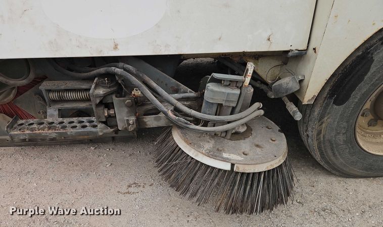 image for item EJ0121 2000 Elgin Pelican series P street sweeper