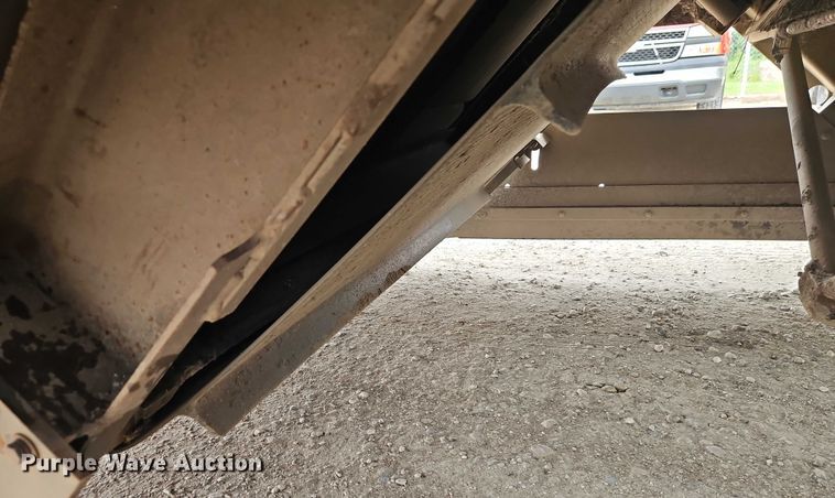 image for item EJ0121 2000 Elgin Pelican series P street sweeper