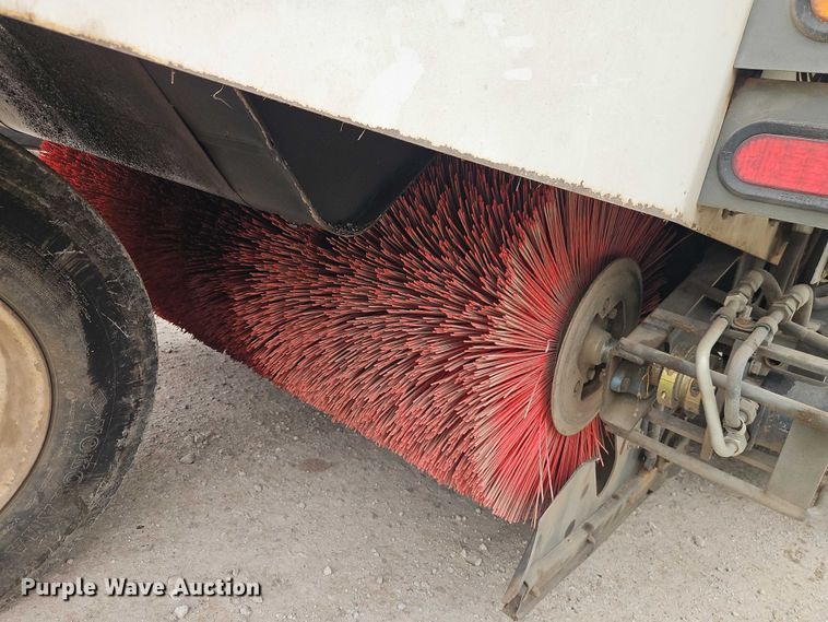 image for item EJ0121 2000 Elgin Pelican series P street sweeper