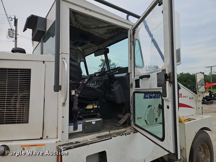 image for item EJ0121 2000 Elgin Pelican series P street sweeper