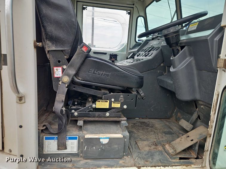 image for item EJ0121 2000 Elgin Pelican series P street sweeper