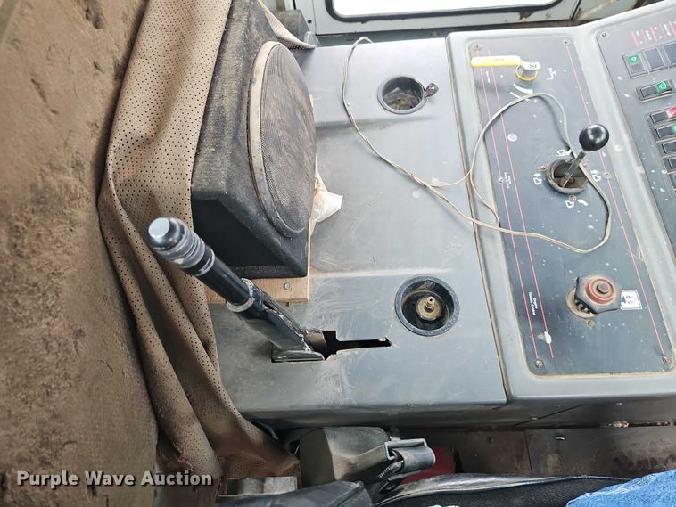 image for item EJ0121 2000 Elgin Pelican series P street sweeper