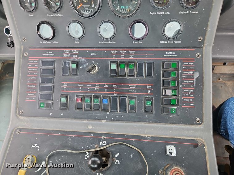 image for item EJ0121 2000 Elgin Pelican series P street sweeper