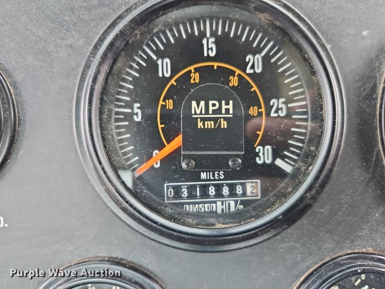 image for item EJ0121 2000 Elgin Pelican series P street sweeper