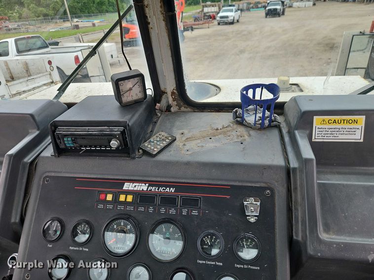 image for item EJ0121 2000 Elgin Pelican series P street sweeper