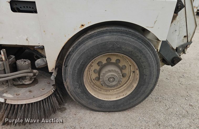 image for item EJ0121 2000 Elgin Pelican series P street sweeper