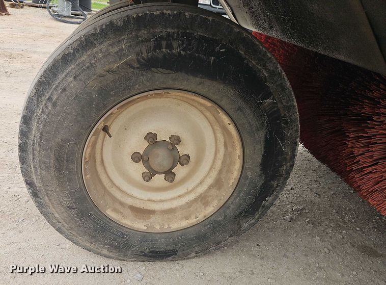 image for item EJ0121 2000 Elgin Pelican series P street sweeper