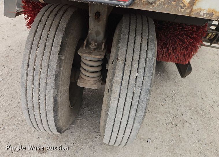 image for item EJ0121 2000 Elgin Pelican series P street sweeper