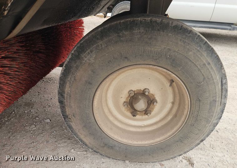 image for item EJ0121 2000 Elgin Pelican series P street sweeper