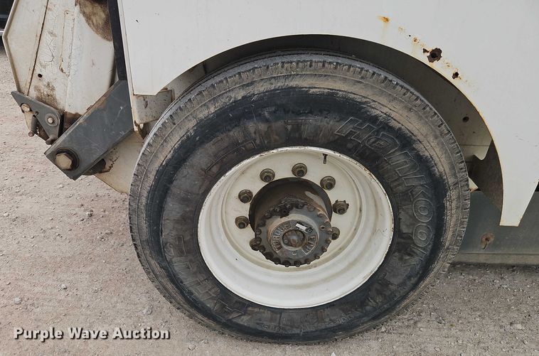 image for item EJ0121 2000 Elgin Pelican series P street sweeper