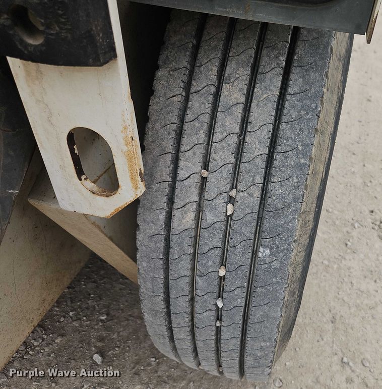 image for item EJ0121 2000 Elgin Pelican series P street sweeper