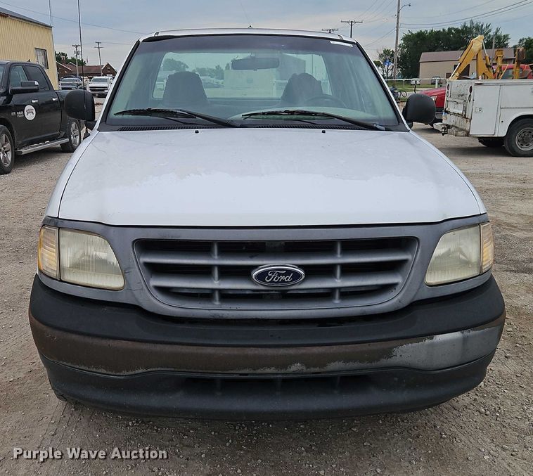 image for item EJ0122 2001 Ford F150 pickup truck
