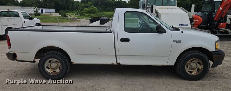 image for item EJ0122 2001 Ford F150 pickup truck