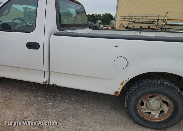 image for item EJ0122 2001 Ford F150 pickup truck
