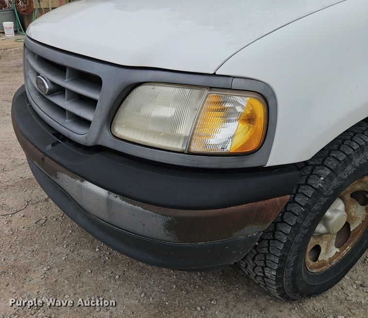 image for item EJ0122 2001 Ford F150 pickup truck