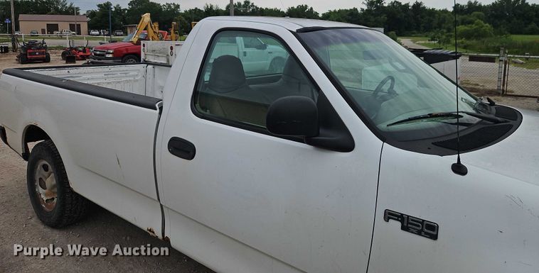 image for item EJ0122 2001 Ford F150 pickup truck