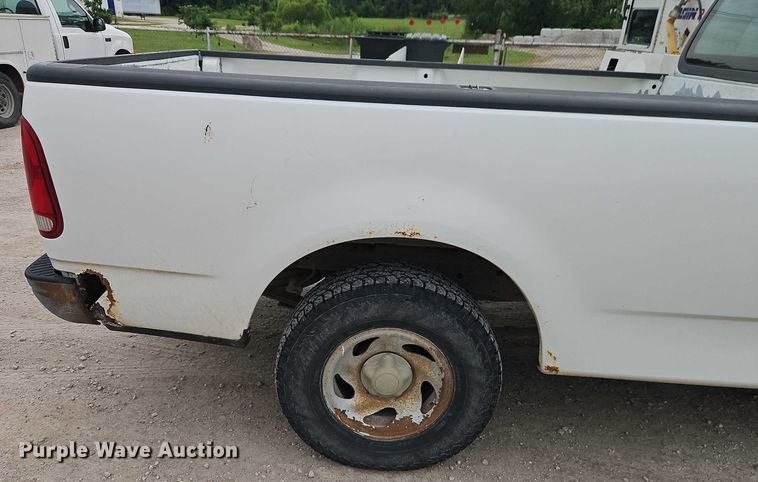 image for item EJ0122 2001 Ford F150 pickup truck