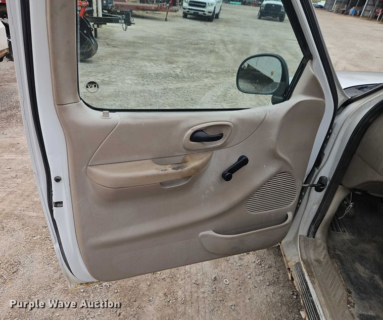 image for item EJ0122 2001 Ford F150 pickup truck